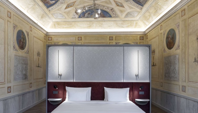 Radisson Collection Hotel, Palazzo Nani Venice - Renaissance Junior Suite