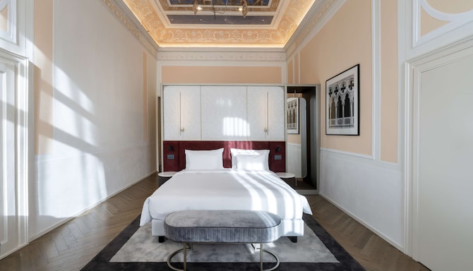 Radisson Collection Hotel, Palazzo Nani Venice - Renaissance Junior Suite with canal view