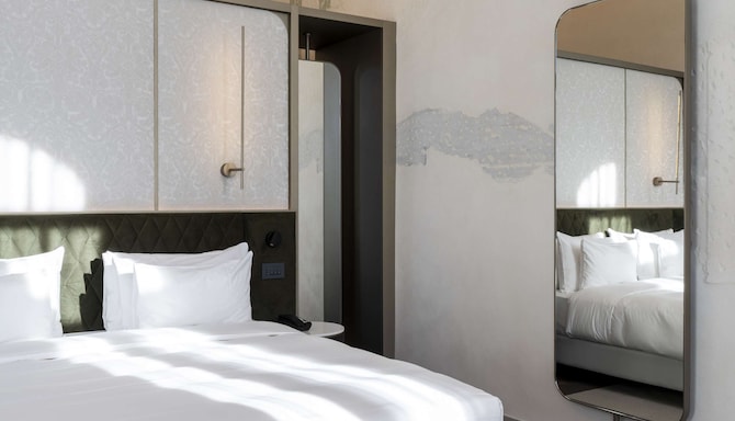 Radisson Collection Hotel, Palazzo Nani Venice - Renaissance Junior Suite