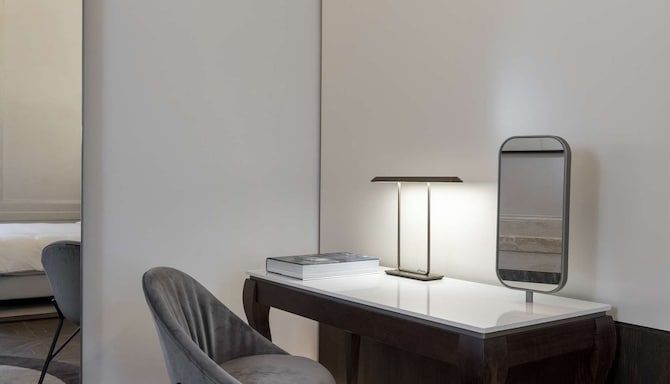 Radisson Collection Hotel, Palazzo Nani Venice - Presidential Suite Vittoria - desk