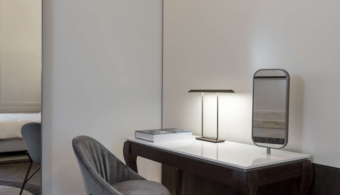 Radisson Collection Hotel, Palazzo Nani Venice - Presidential Suite Vittoria - desk