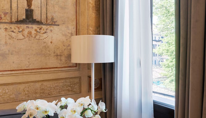 Radisson Collection Hotel, Palazzo Nani Venice - Renaissance Junior Suite
