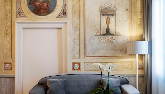 Radisson Collection Hotel, Palazzo Nani Venice - Renaissance Junior Suite
