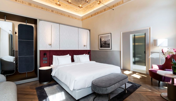 Radisson Collection Hotel, Palazzo Nani Venice - Renaissance Junior Suite with canal view