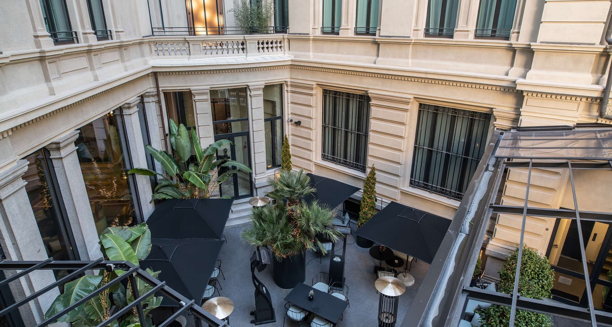 Palazzo Touring Club Milan, A Radisson Collection Hotel - Interior Courtyard