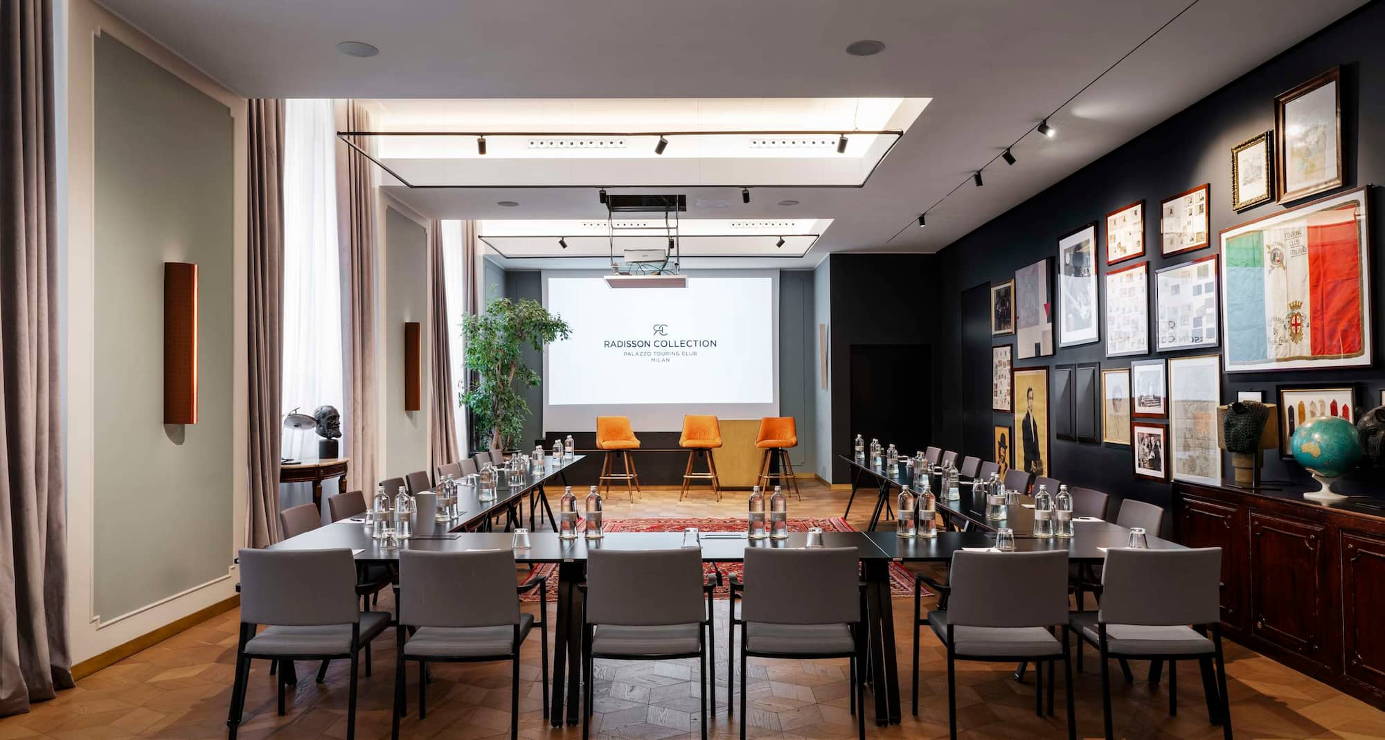 Palazzo Touring Club Milan, A Radisson Collection Hotel - Veloce Milano U-shape setup