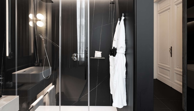 Radisson Collection Hotel, Palazzo Touring Club Milan - Presidential Suite bathroom