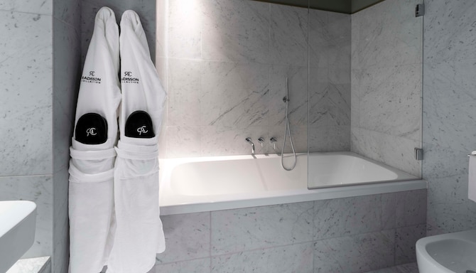 Radisson Collection Hotel, Roma Antica - Salle de bain de la chambre