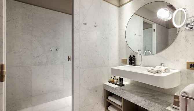 Radisson Collection Hotel, Roma Antica - Salle de bain de la chambre