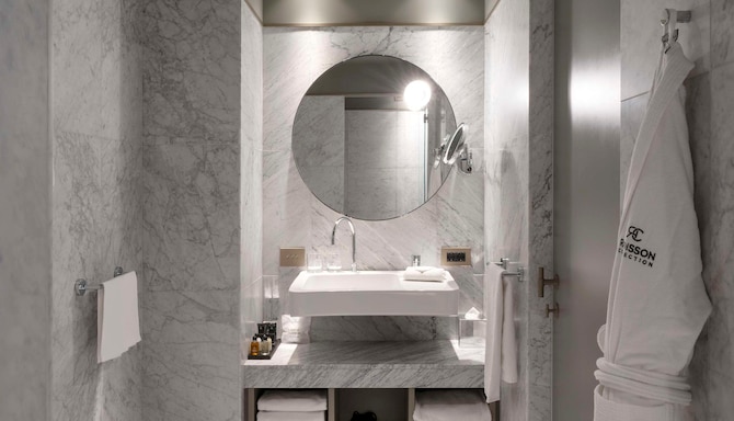 Radisson Collection Hotel, Roma Antica - Salle de bain de la chambre