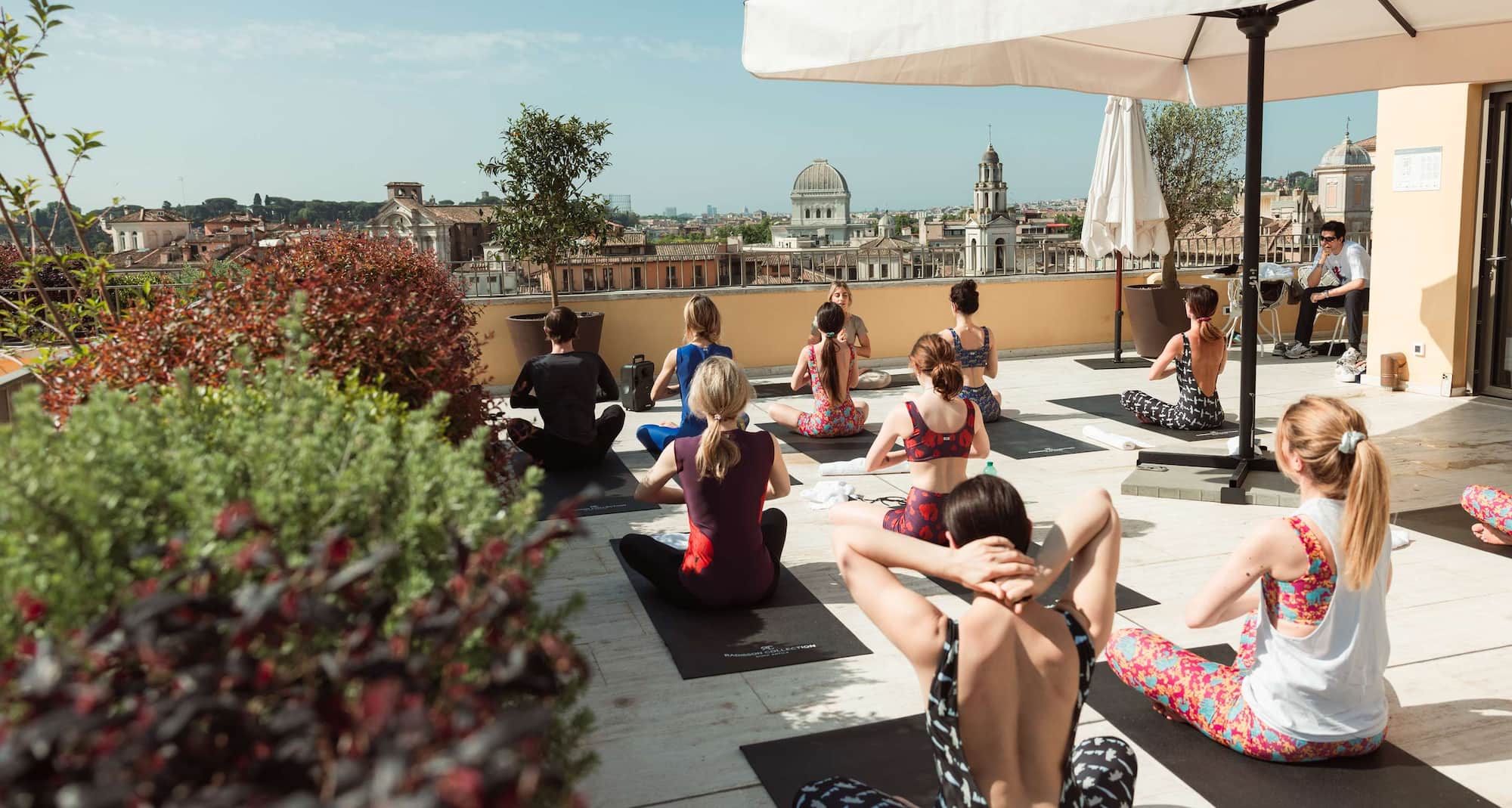 Radisson Collection Hotel, Roma Antica - Yoga en Modius on the Roof
