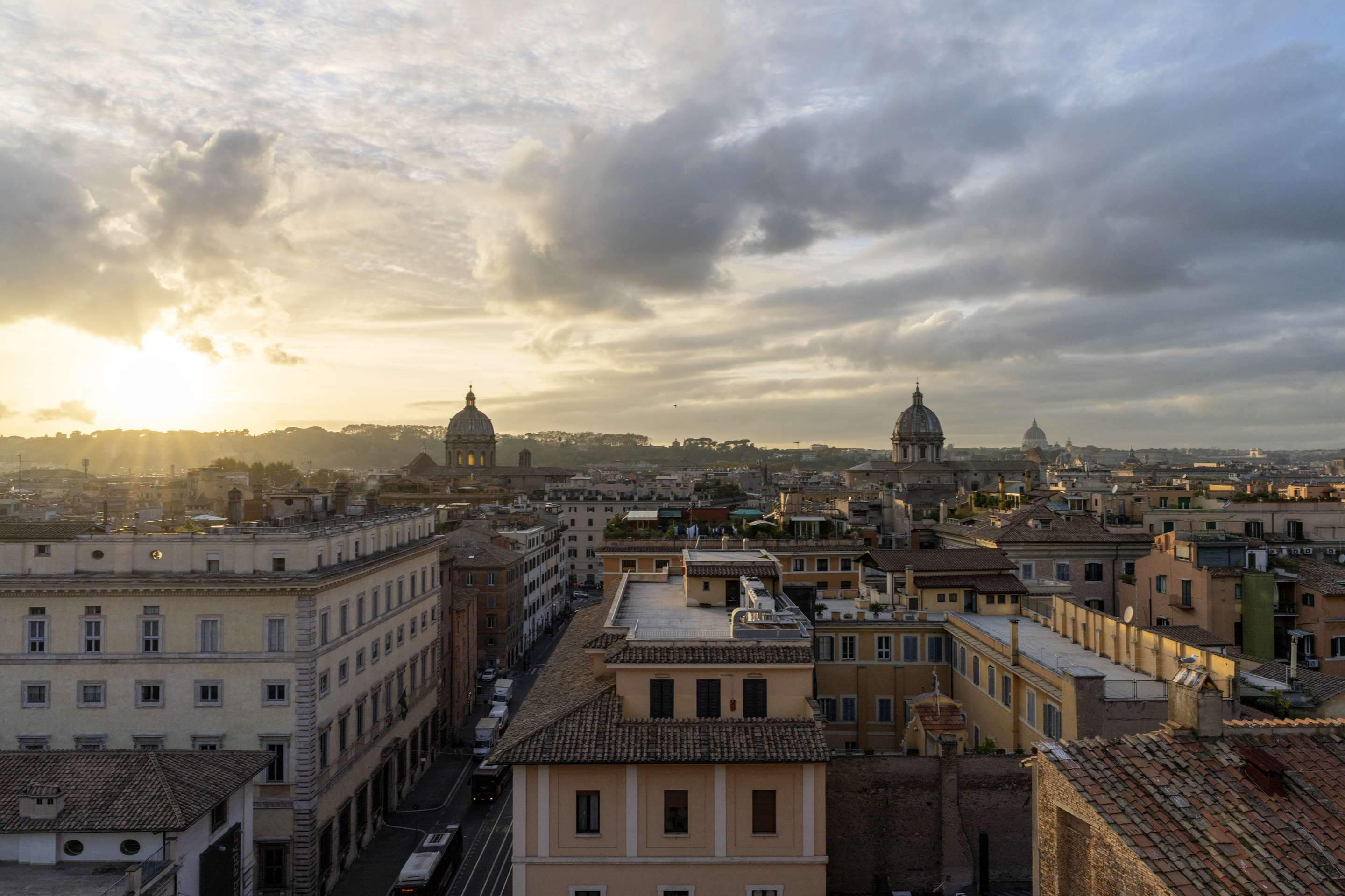 Radisson Collection Hotel, Roma Antica - Rooftop view on Rome City