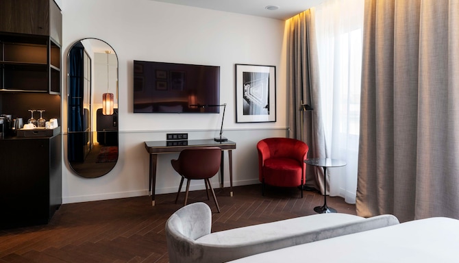 Radisson Collection Hotel, Santa Sofia Milan - Collection Premium Room