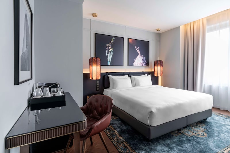 Contemporary rooms in an energetic Milanese district | Radisson Hotels