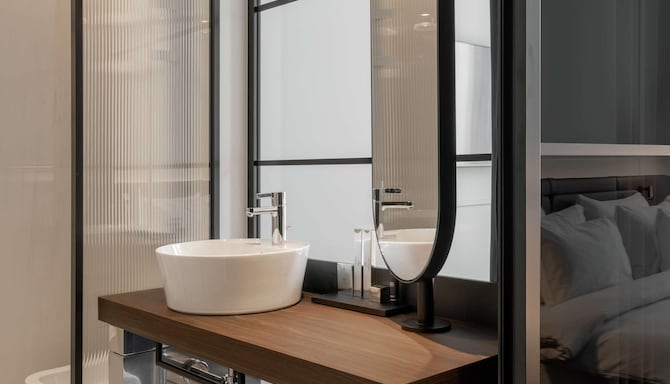 Radisson Collection Hotel, Santa Sofia Milan - Suite bathroom