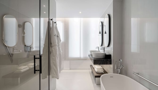 Radisson Collection Hotel, Santa Sofia Milan - Junior Suite bathroom