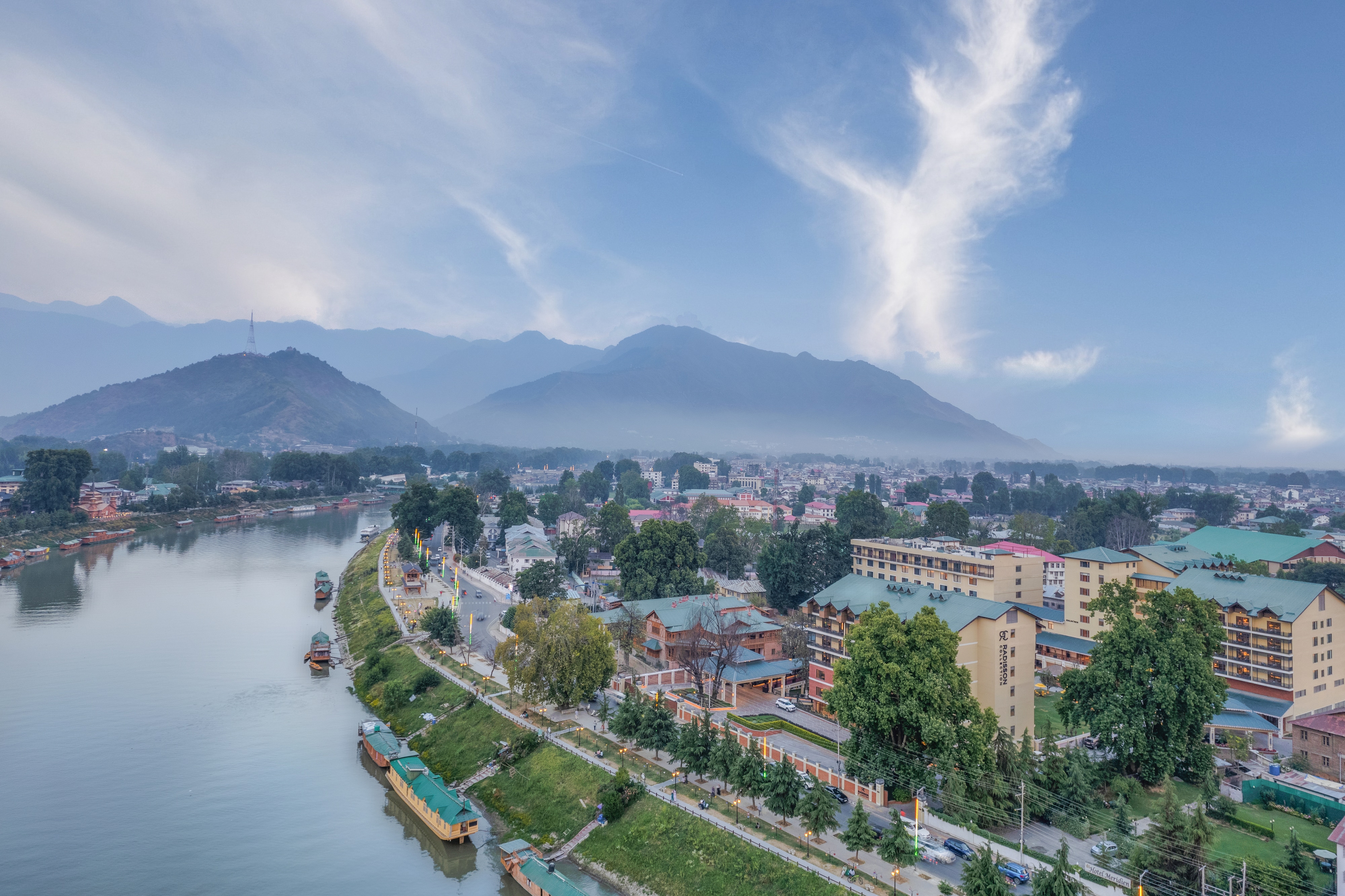 Radisson Collection Hotel & Spa, Riverfront Srinagar - Guest Experience Radisson Collection Srinagar
