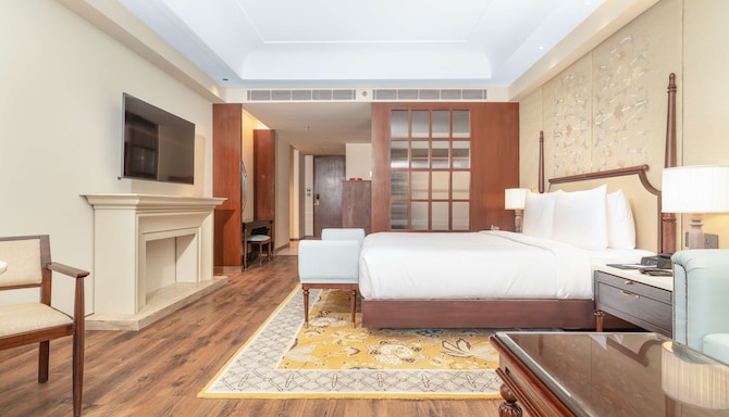 Radisson Collection Hotel & Spa, Riverfront Srinagar - Collection Executive Room