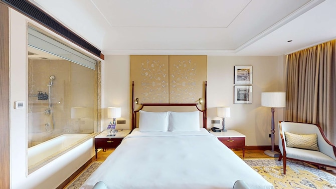 Radisson Collection Hotel & Spa, Riverfront Srinagar - Collection Executive Room with Balcony