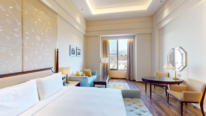 Radisson Collection Hotel & Spa, Riverfront Srinagar - Collection Premium Room