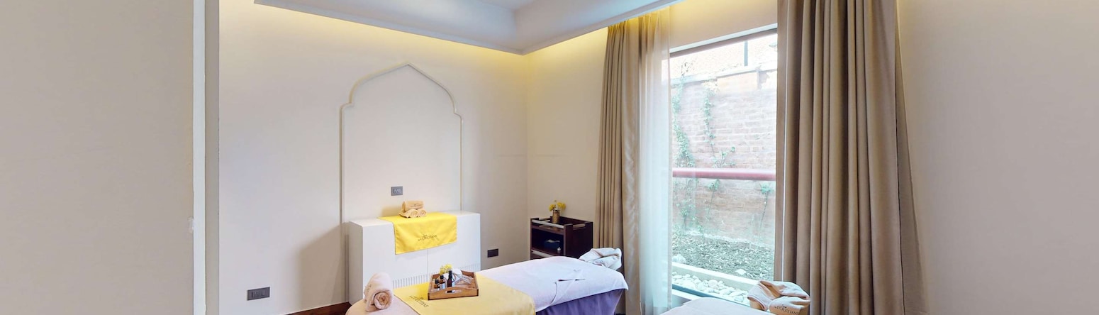 Radisson Collection Hotel and Spa, Riverfront Srinagar - Spa Couple Treatment Room