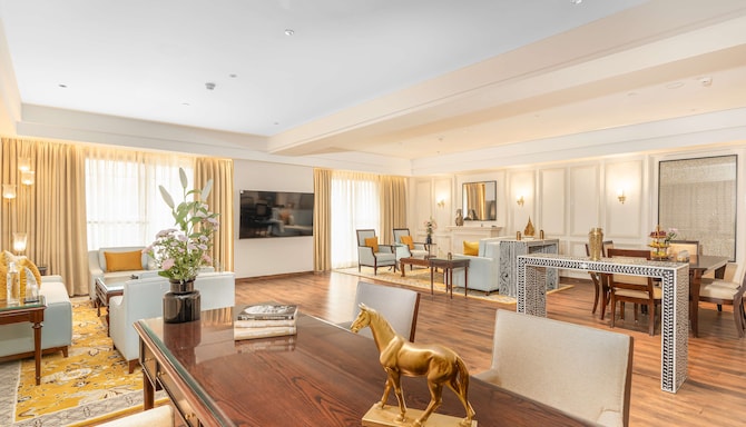 Radisson Collection Hotel & Spa, Riverfront Srinagar - Presidential Suite dining area