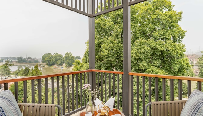 Radisson Collection Hotel & Spa, Riverfront Srinagar - Presidential Suite balcony