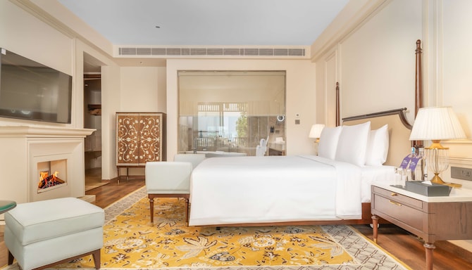Radisson Collection Hotel & Spa, Riverfront Srinagar - Presidential Suite