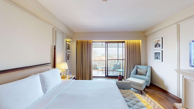 Radisson Collection Hotel & Spa, Riverfront Srinagar - Presidential Suite Bedroom