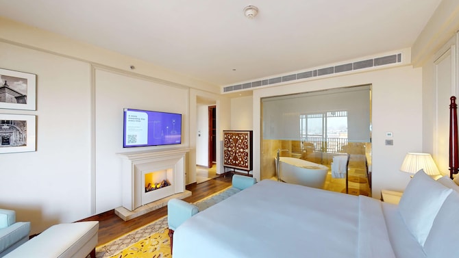 Radisson Collection Hotel & Spa, Riverfront Srinagar - Presidential Suite Bedroom