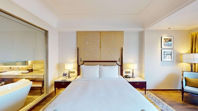 Radisson Collection Hotel & Spa, Riverfront Srinagar - Executive Suite Bedroom