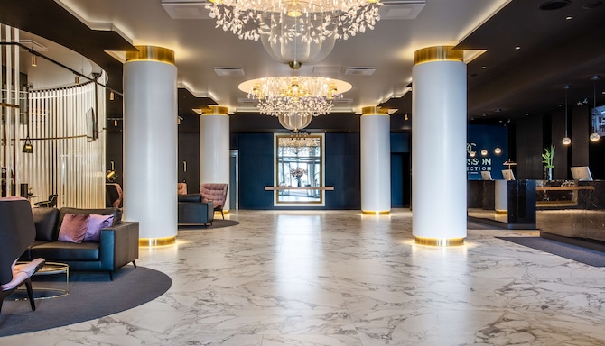 Radisson Collection Hotel, Tallinn - Näkymä aulaan