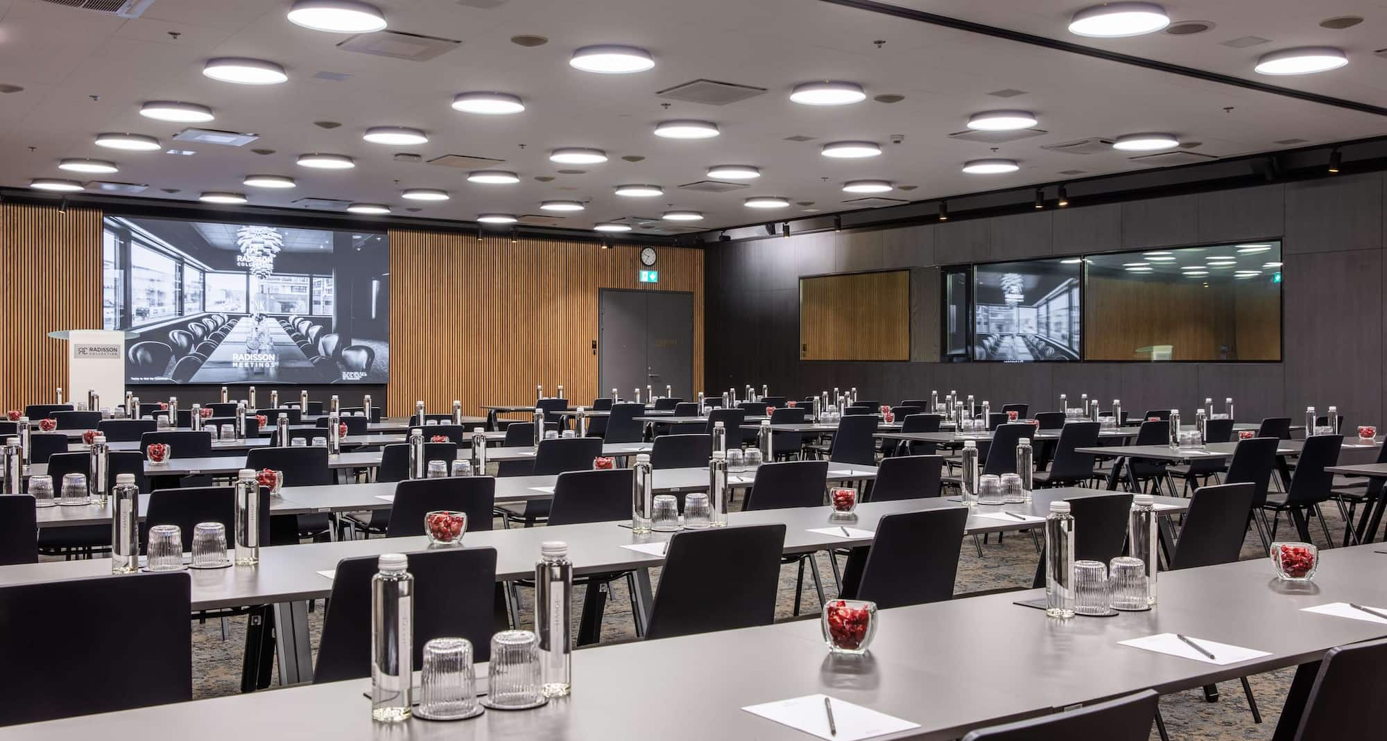 Radisson Collection Hotel, Tallinn – koosolekuruumi „Tallinn“ klassiruumikujuline paigutus