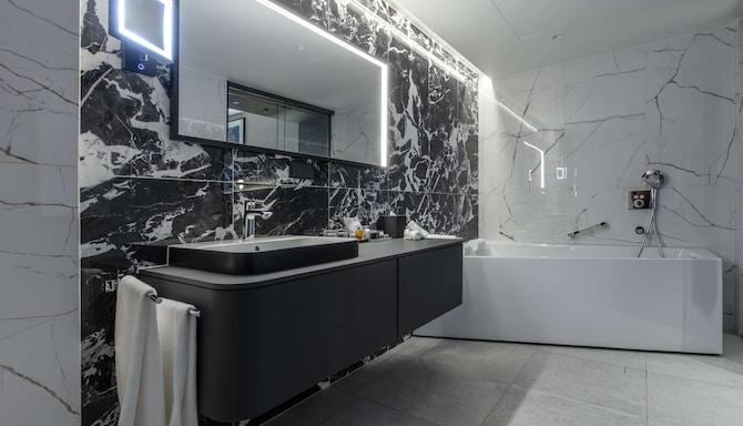 Radisson Collection Hotel, Tallinn - Sviitti kylpyamme