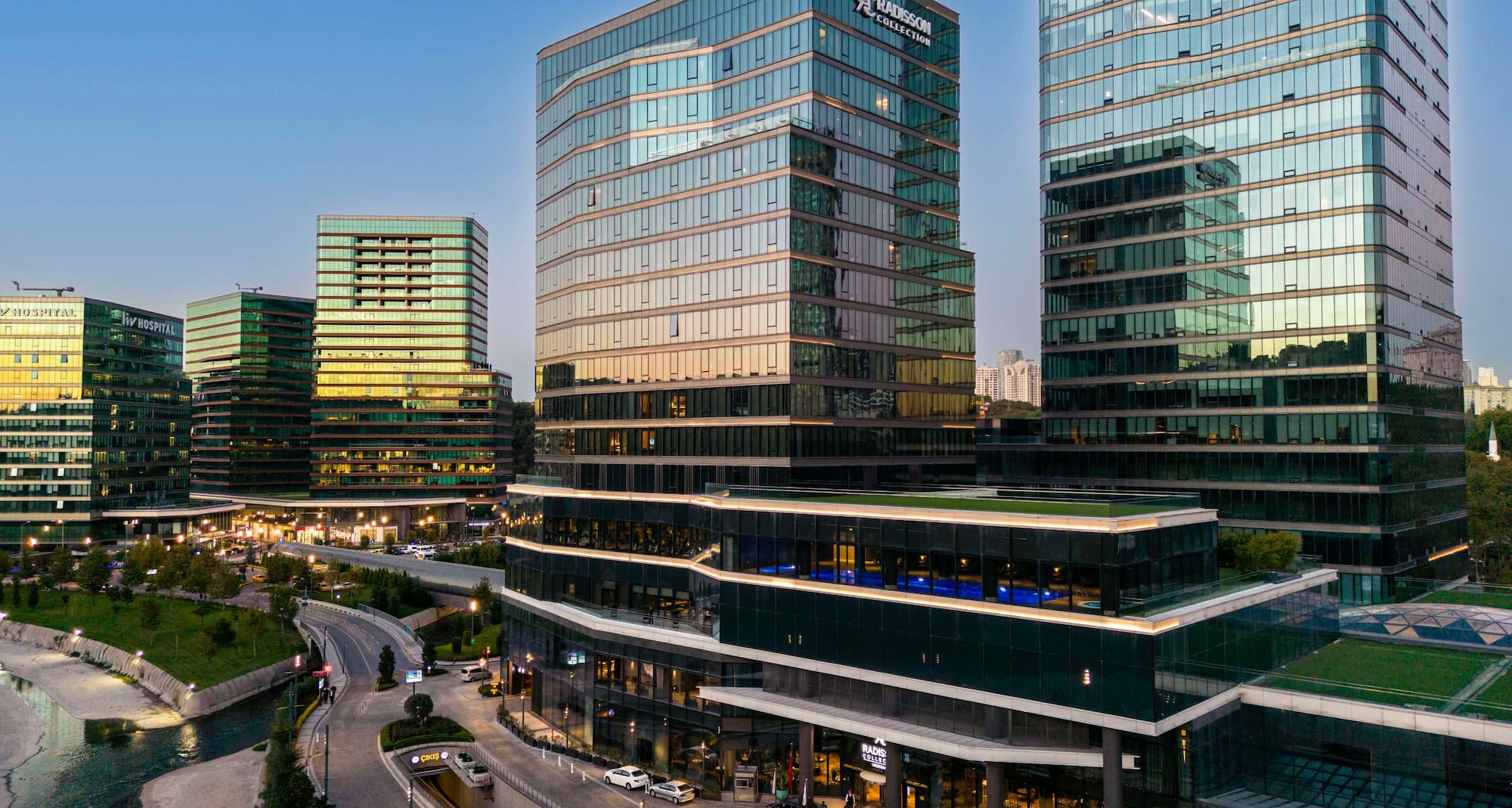 Radisson Collection Hotel, Vadistanbul - Hotel Exterior & Vadistanbul View