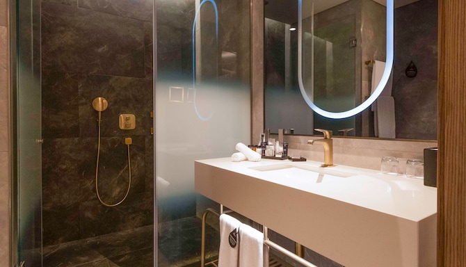 Radisson Collection Hotel, Vadistanbul - Salle de bain de la chambre