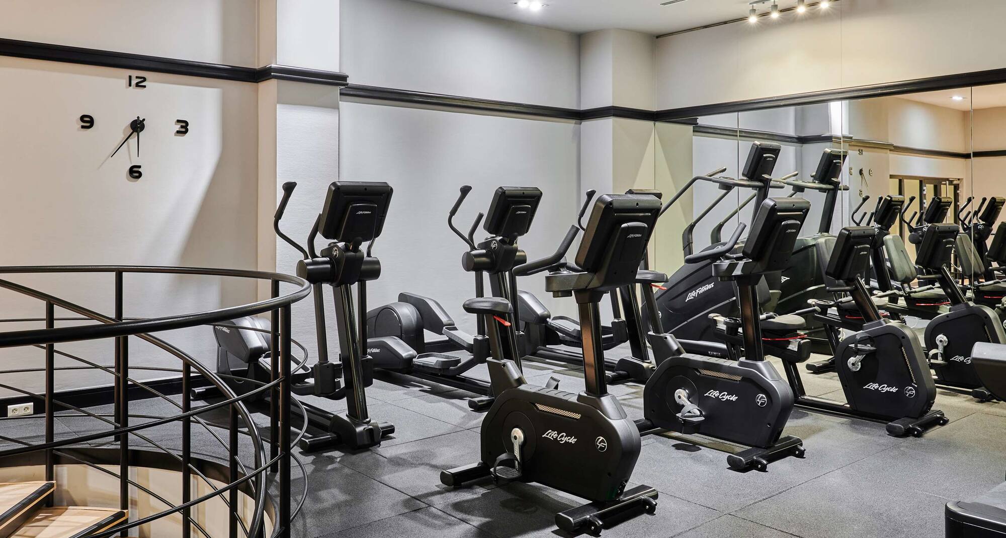 Radisson Collection Hotel, Warsaw - Gym - Heart Gym & Wellness 2