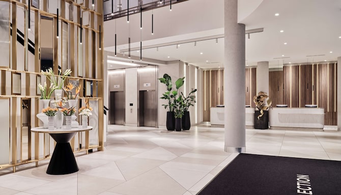 Radisson Collection Hotel, Warsaw - Widok na lobby