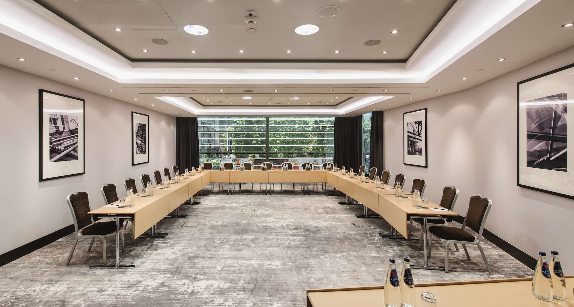 Radisson Collection Hotel, Warsaw - Meeting room C5 U-shape set-up