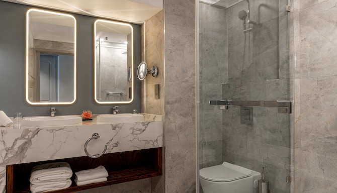 Radisson Collection Hotel, Waterfront Cape Town - Superior Balcony Partial Ocean View