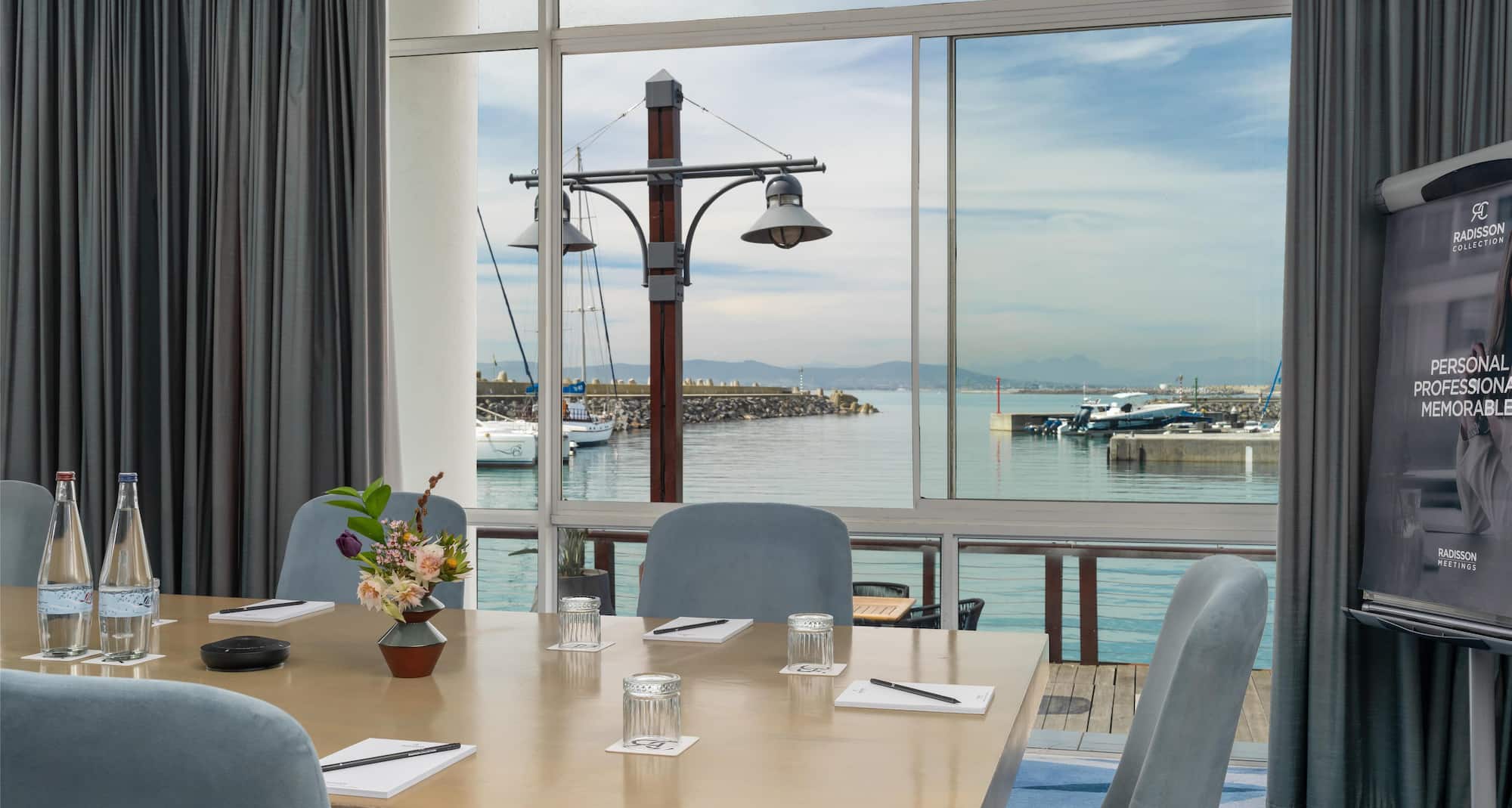 Radisson Collection Hotel, Waterfront Cape Town - Captains View