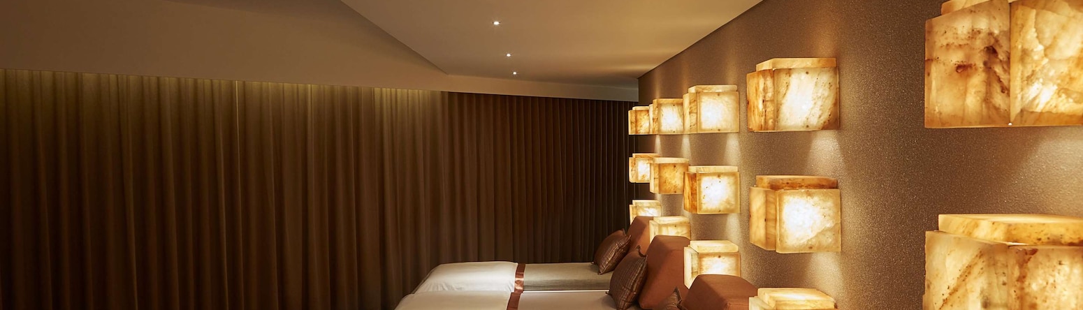  Radisson Collection Hotel, Waterfront Cape Town - Amani Spa Salt Room