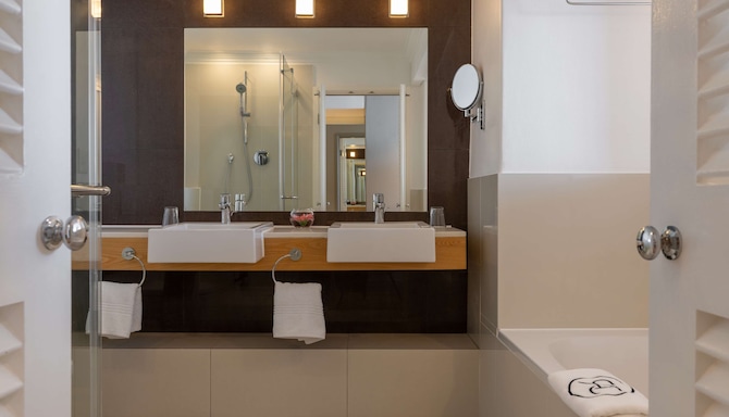 Radisson Collection Hotel, Waterfront Cape Town - Presidential Suite with Balcony Ocean View