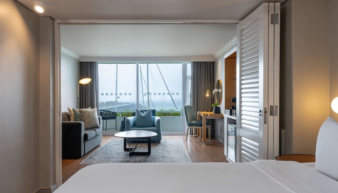 Radisson Collection Hotel, Waterfront Cape Town - Junior Suite with Balcony - Ocean View