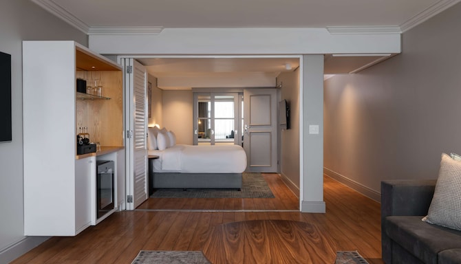 Radisson Collection Hotel, Waterfront Cape Town - Junior Suite with Balcony - Ocean View