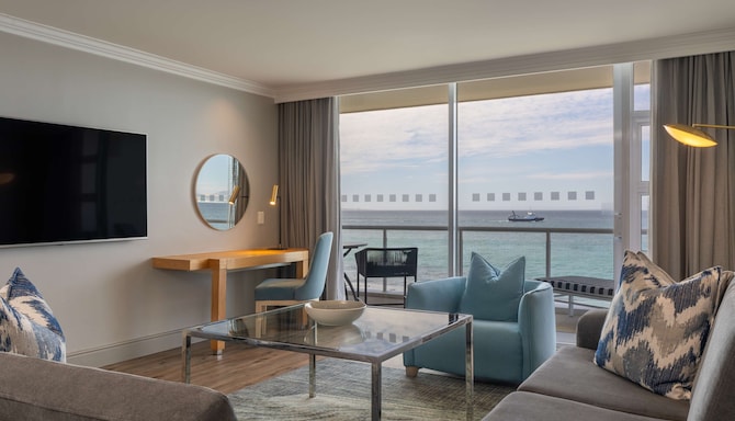 Radisson Collection Hotel, Waterfront Cape Town - Presidential Suite with Balcony Ocean View