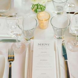 فندق راديسون بلو ووترفرونت، كيب تاون - تجهيز طاولة حفل الزفاف‬‬