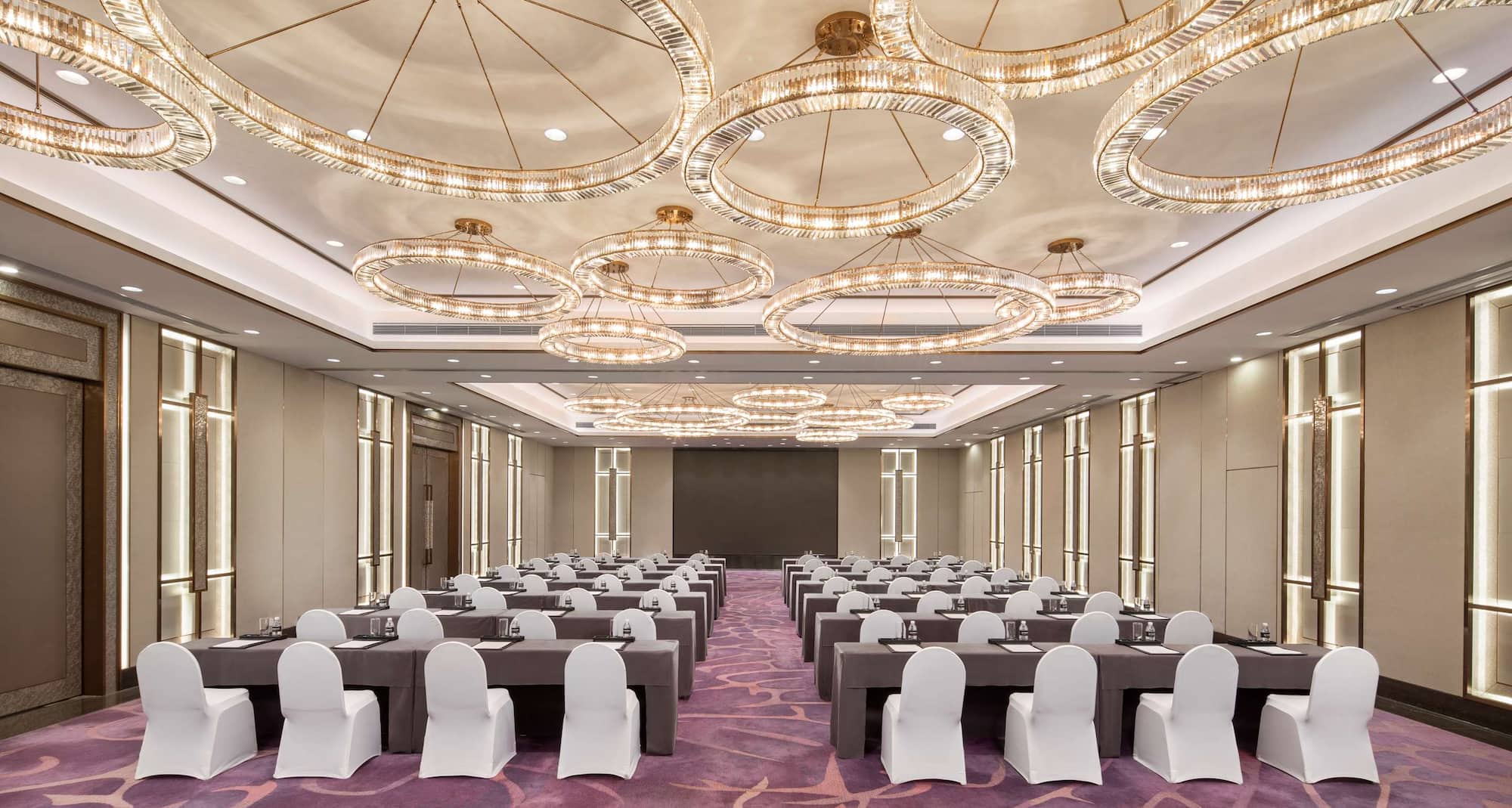 上海兴国宾馆丽笙精选 - F宴会厅（课堂式座位布置）