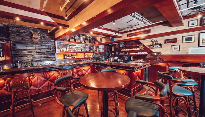 Radisson Collection Hotel, Xing Guo Shanghai - Tavern Bar & Grill