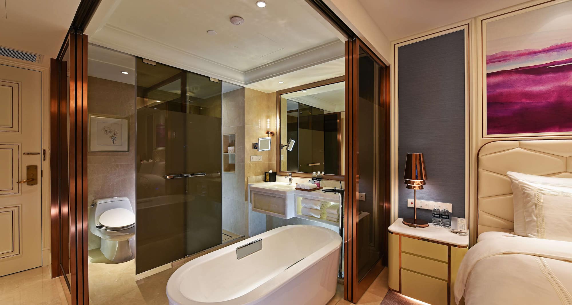 Radisson Collection Hotel, Xing Guo Shanghai - Collection Room bathroom